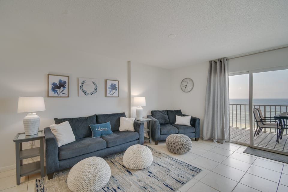Beachfront Condo in Gulf Shores w/ Pool Access! Apartment in West Beach