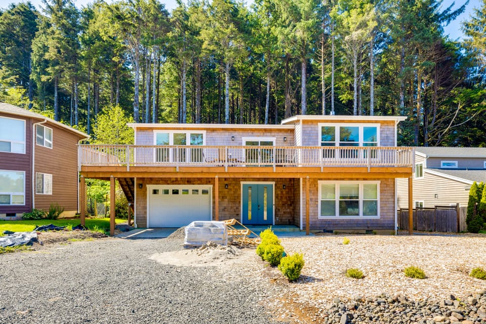 Modern Arch Cape Home: Ocean View, Steps to Beach! House in Washington