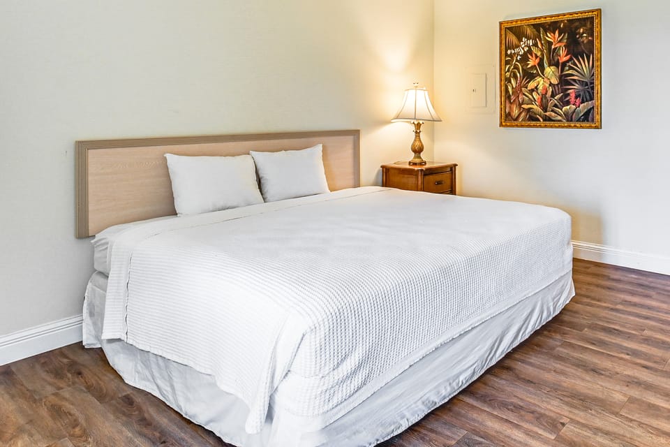 Everglades Studio w/ Resort Amenities & Porch! Apartment in Collier County