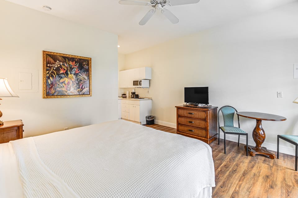 Everglades Studio w/ Resort Amenities & Porch! Apartment in Collier County
