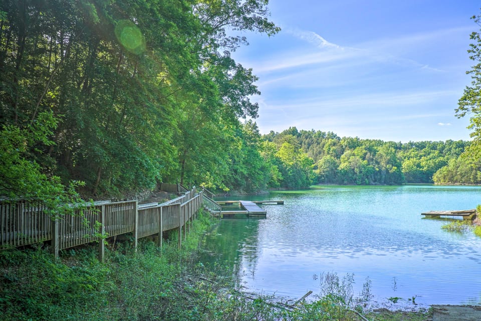Sevierville Cabin w/ Wraparound Deck + Lake Access House in Douglas Lake
