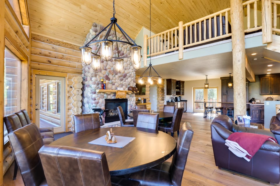 Alma Mountain Getaway w/ Private Hot Tub & Views House in Park County
