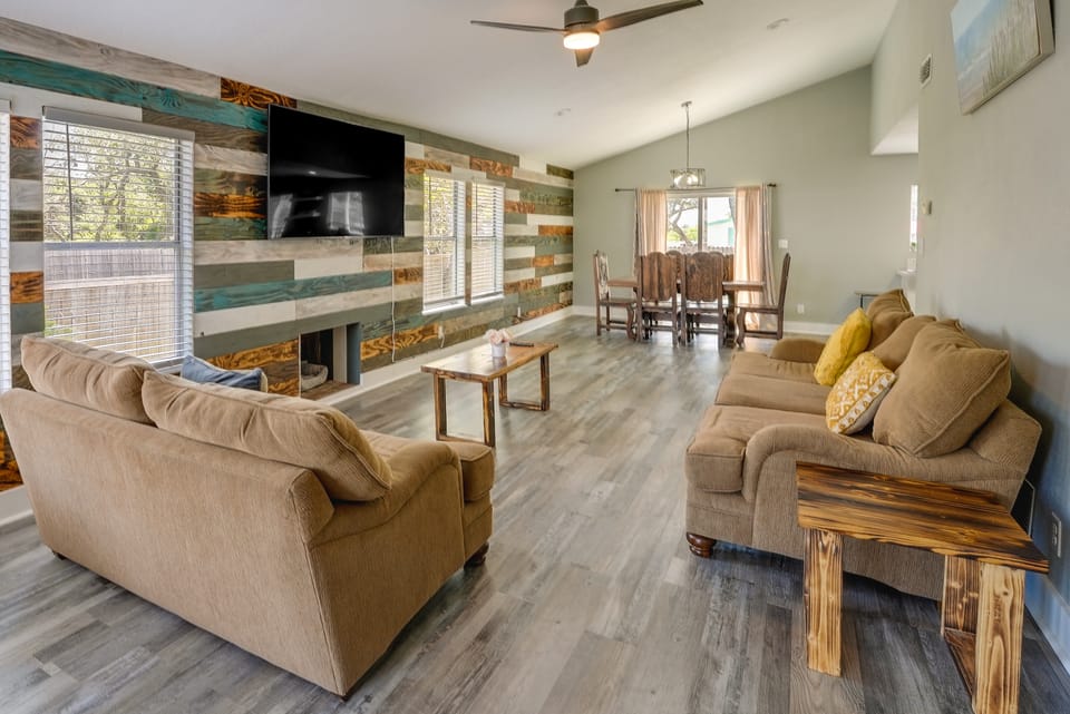 Hot Tub & Fire Pit: Rockport Vacation Rental! House in Rockport