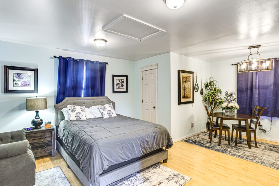 Walkable Paradise: Downtown Puyallup Studio! Apartment in Puyallup