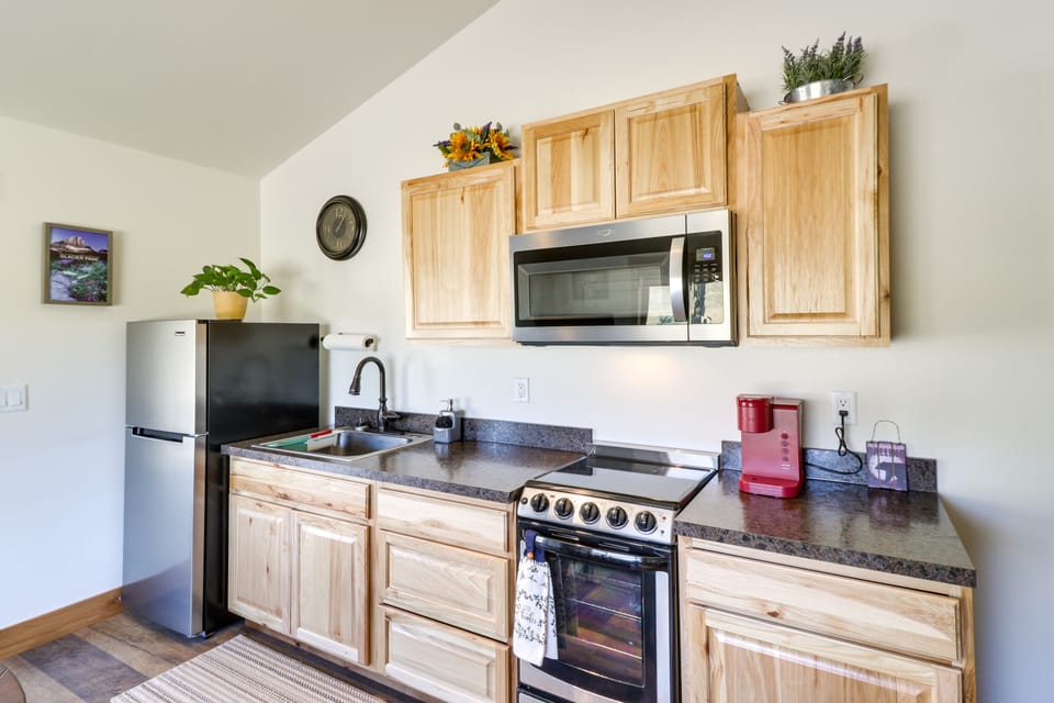 Pet-Friendly Elmo Home w/ Mountain & Lake Views! House in Idaho