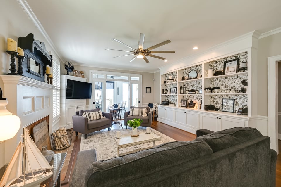 Pamlico River Vacation Rental w/ Deck & Fire Pit Cottage in North Carolina