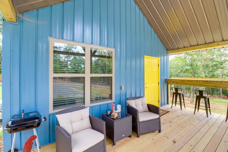 Cozy Studio Cabin ~ 1 Mi to Greers Ferry Lake! Apartment in Greers Ferry Lake