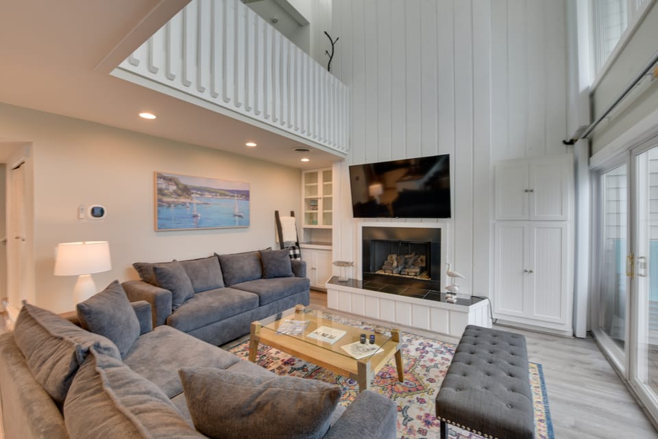 Luxury Lakefront Boyne City Townhome w/ Views! Apartment in Boyne City
