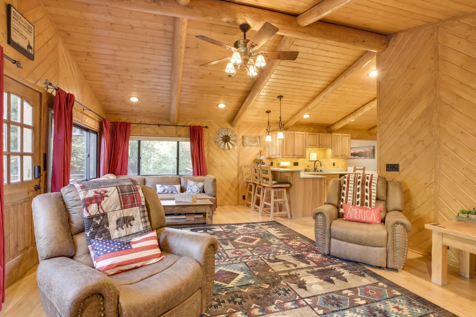 Creekside Ten Sleep Vacation Rental + Deck & Grill House in Wyoming