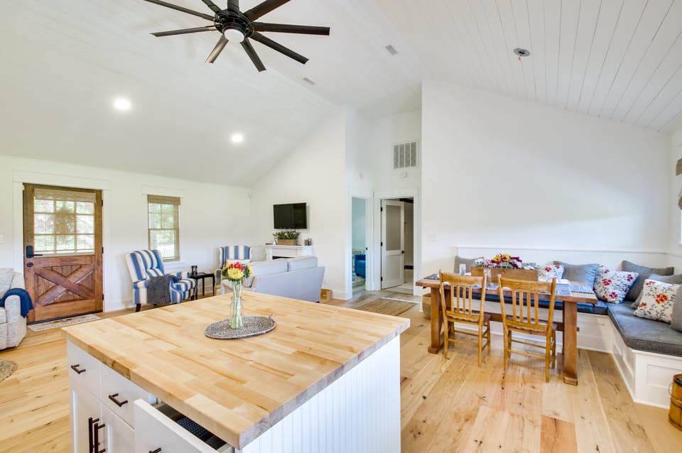 Modern Altavista Farmhouse w/ Countryside Views House in Virginia