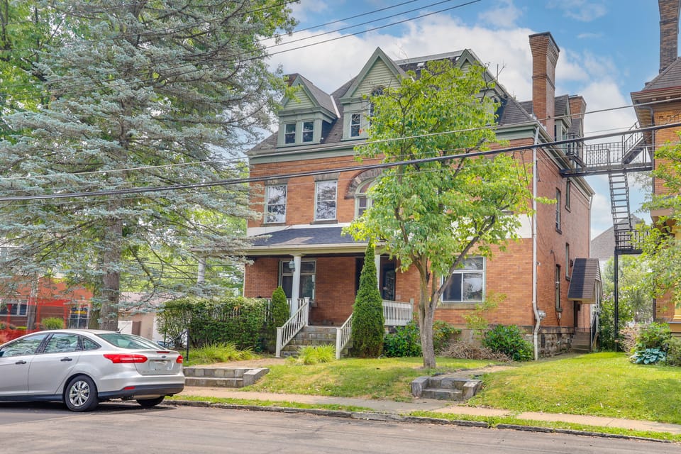Spacious Pittsburgh Rental: Walk to Frick Park! House in Pittsburgh