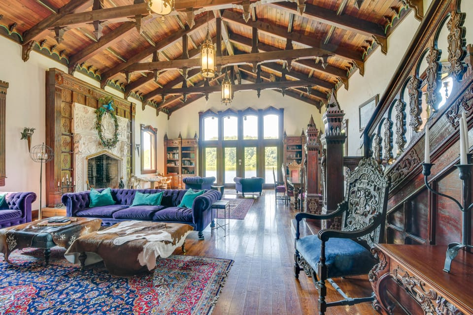 Missouri Castle w/ Private Lake, Pool & 100 Acres! House in Missouri
