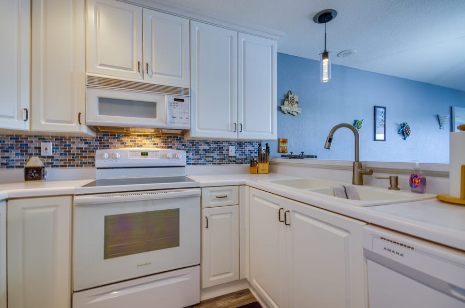 Pool + Dock Access: Osage Beach Retreat! Apartment in Osage Beach