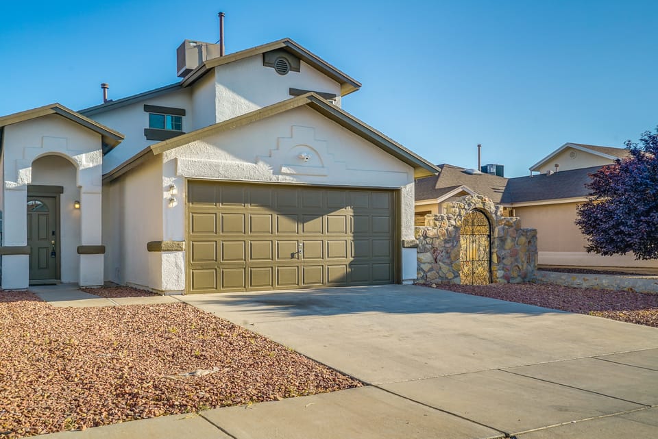 Sunny El Paso Home w/ Private Yard! House in El Paso