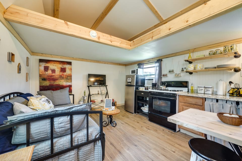 Charming Oklahoma Retreat w/ Grill - Pets Welcome! Apartment in Oklahoma