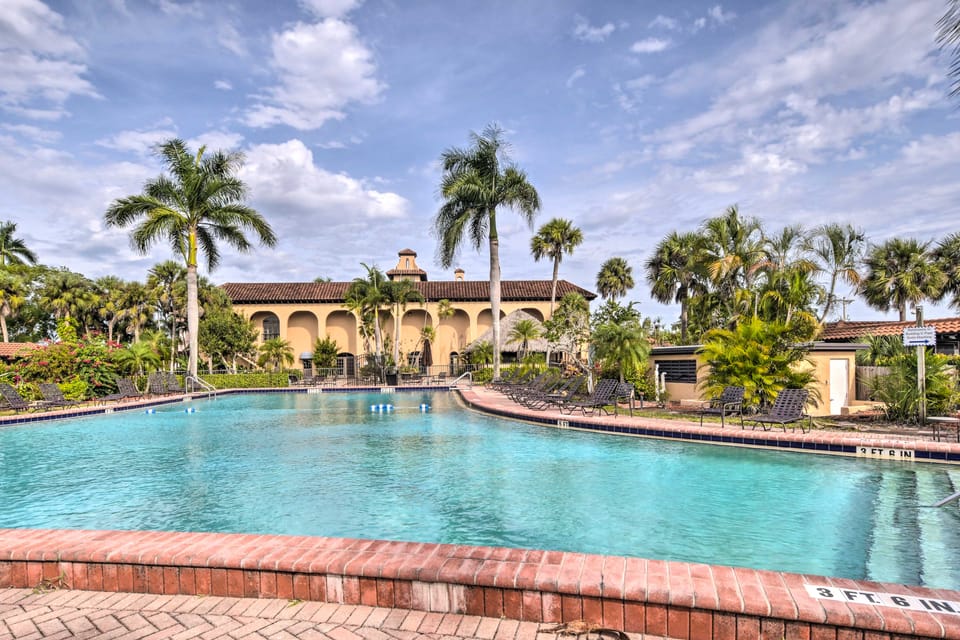 Naples Resort Retreat w/ Pool Access! Apartment in Collier County