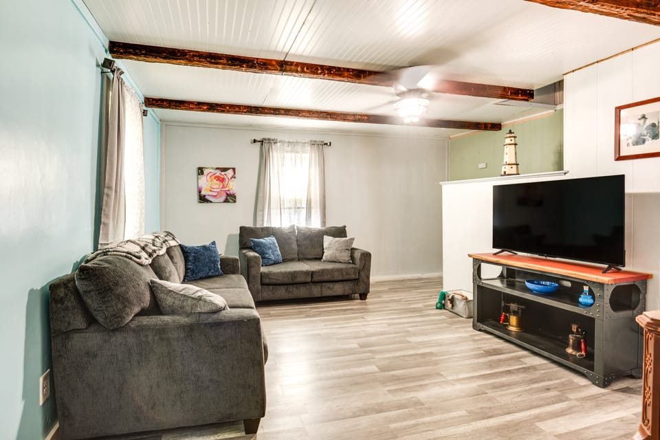 Pet-Friendly Michigan Getaway w/ Porch & Kayaks! House in Wisconsin