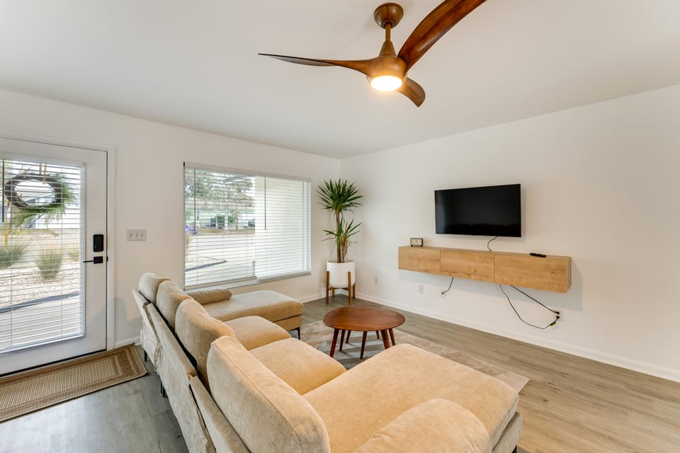 Nokomis Home w/ Screened Pool, 3 Mi to Beaches! House in Florida