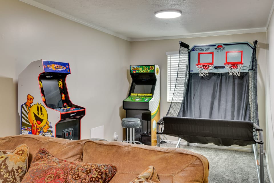 Family-Friendly Clearfield Home w/ Hot Tub! House in Utah