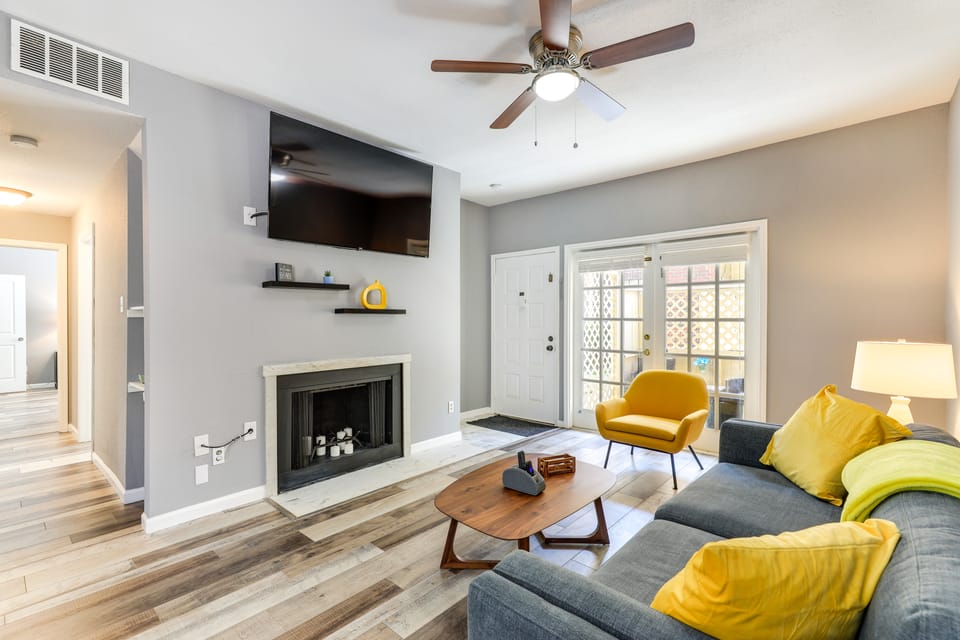 Houston Rental in Gated Community w/ Pool Access! Apartment in Houston