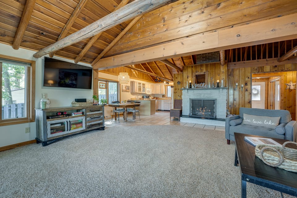 Delton Oasis Retreat w/ Lake Views & Deck! House in Delton