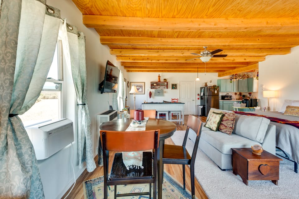 Pet-Friendly El Prado Vacation Rental w/ Views! Apartment in New Mexico