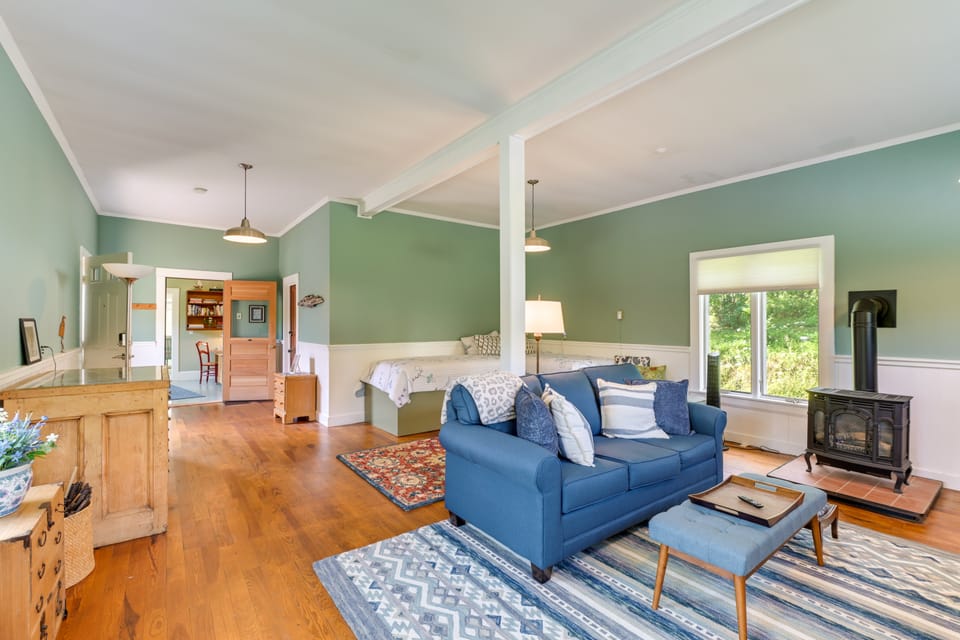 Pet-Friendly Maine Cottage By Northern Bay Cottage in Maine