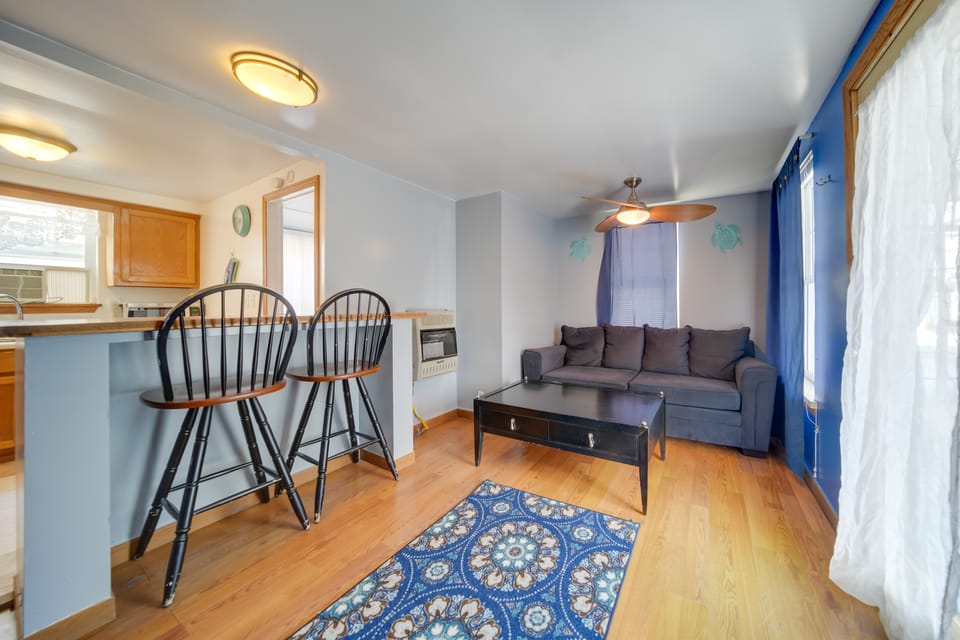 Pet-Friendly Lake Erie Cottage - Walk to the Water Cottage in Geneva-on-the-Lake