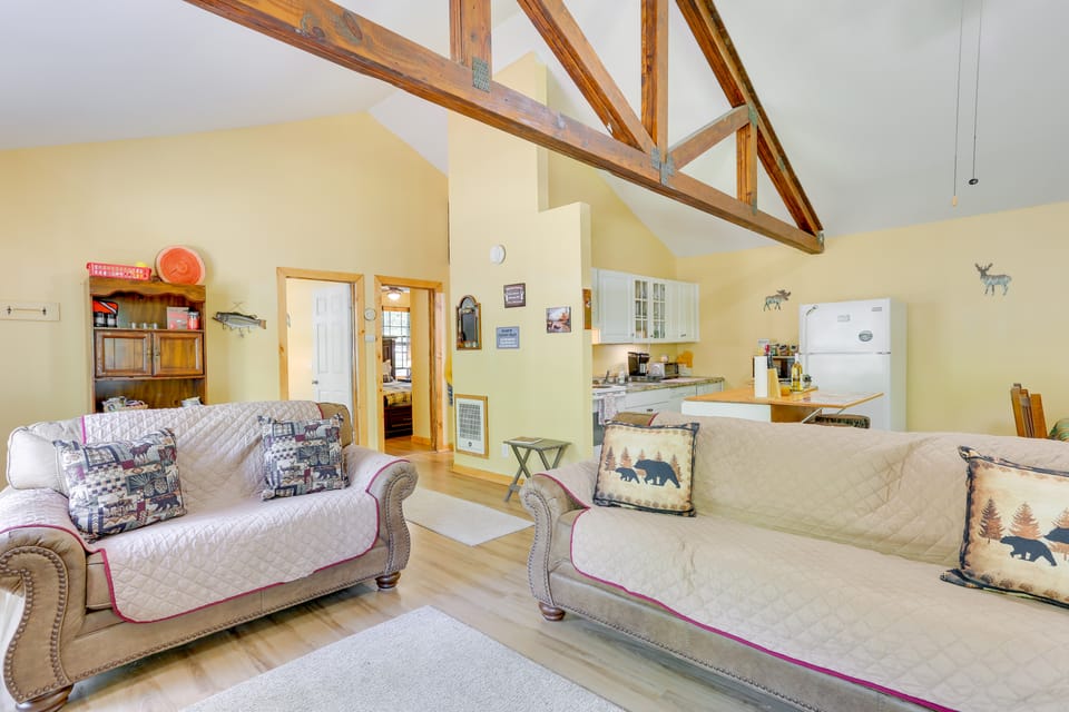 Pools & Ski Access: Lackawaxen Cottage w/ Deck! Cottage in Pennsylvania