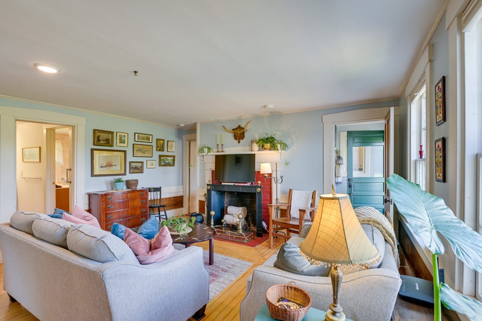 Springvale Farm: Freedom Home with Hiking Trail! House in Maine