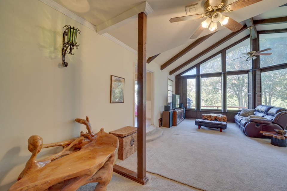 Waterfront Keystone Lake Gem: Private Dock, Kayaks House in Oklahoma