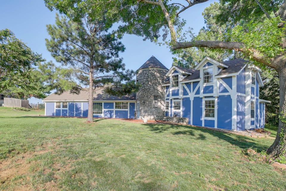 Waterfront Keystone Lake Gem: Private Dock, Kayaks House in Oklahoma