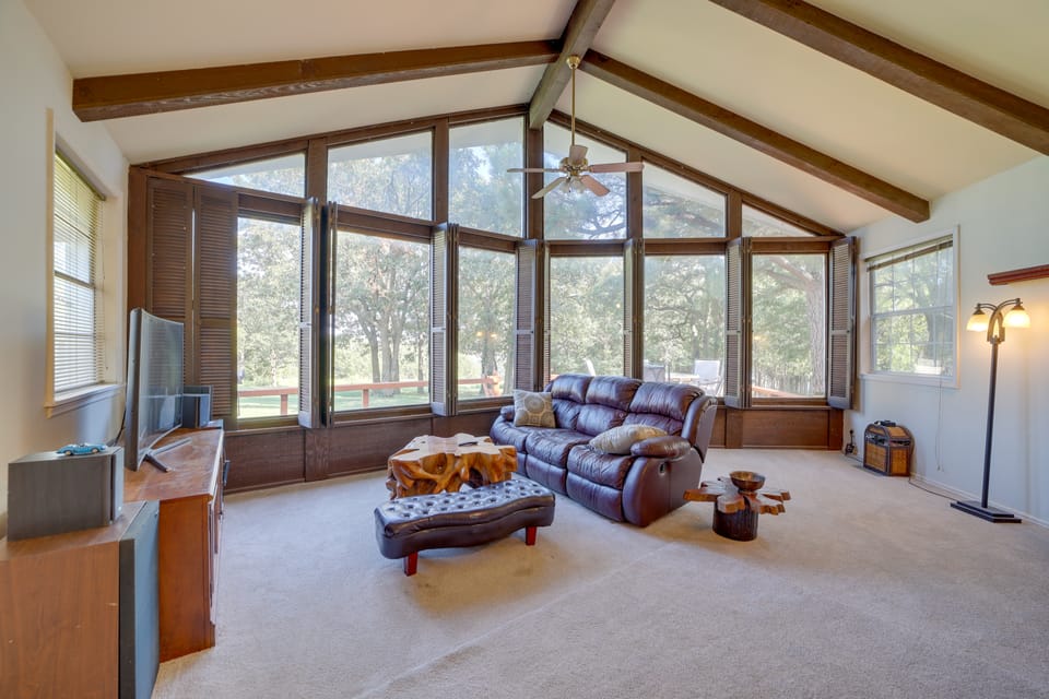 Waterfront Keystone Lake Gem: Private Dock, Kayaks House in Oklahoma