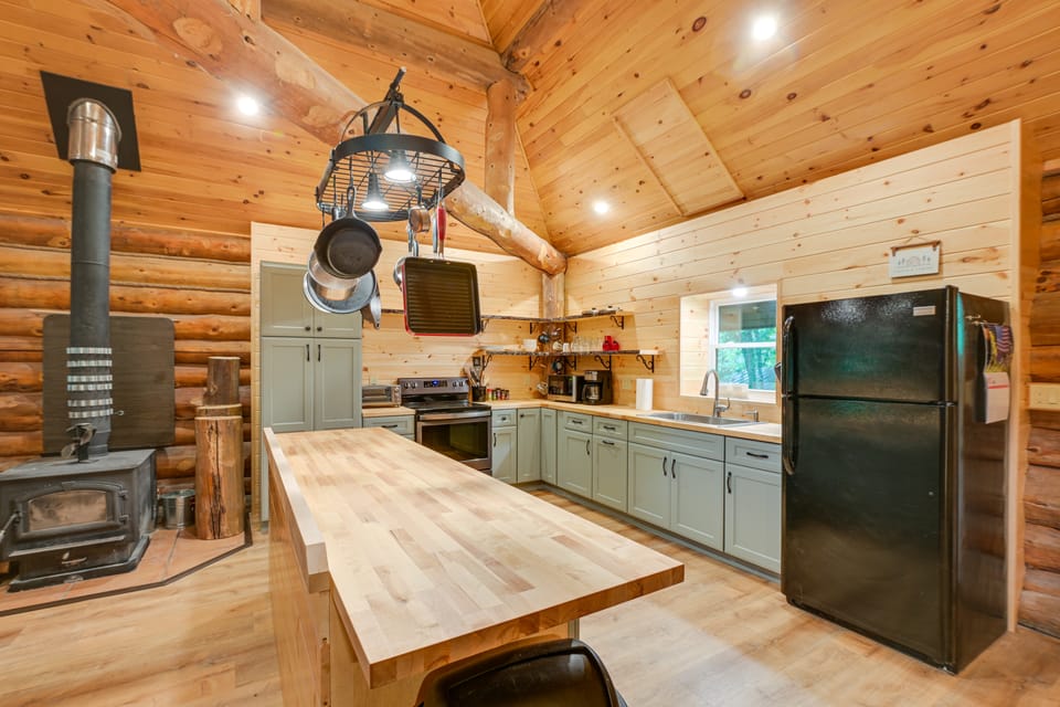 Secluded Greenville Cabin: Walk to Moosehead Lake! House in Moosehead Lake