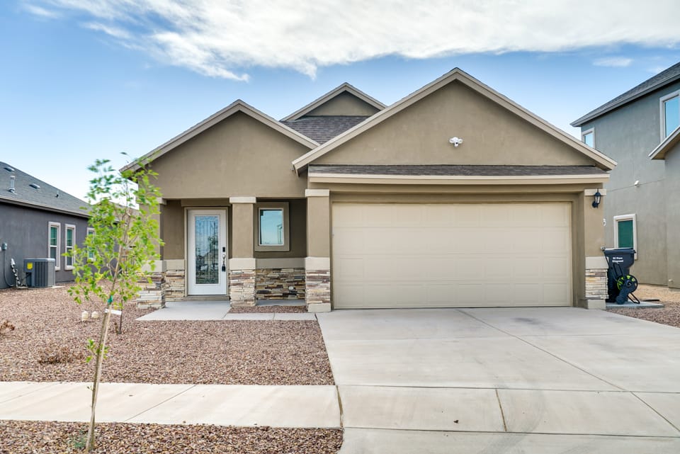 Modern El Paso Getaway w/ Patio & Backyard! House in Texas