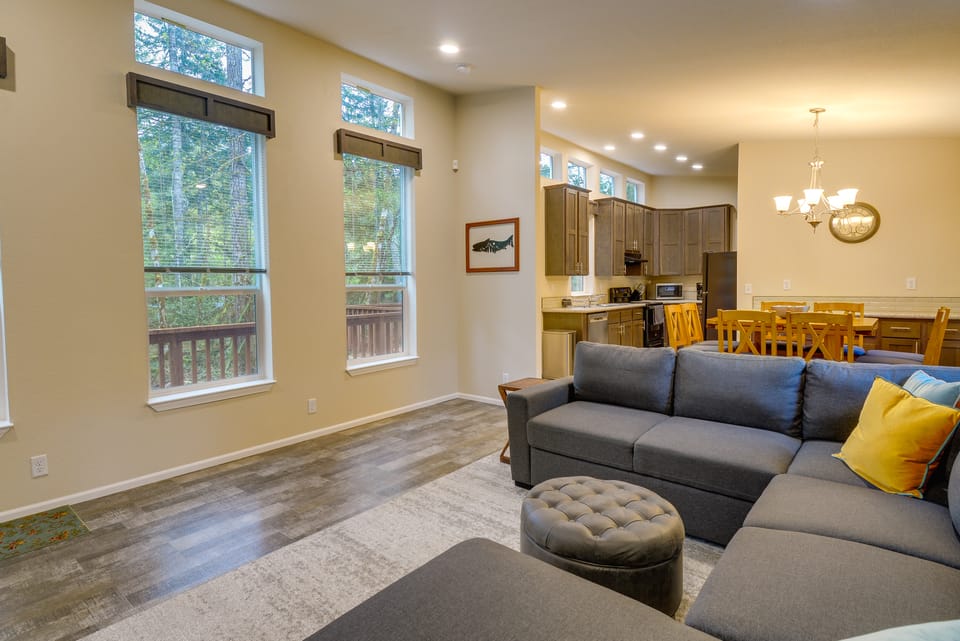 Hoodsport Vacation Rental w/ Private Lake Access! House in Washington