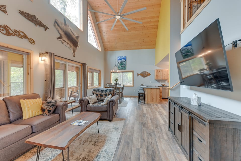 Soldotna Home w/ 2 Living Areas & Spacious Porch House in Alaska