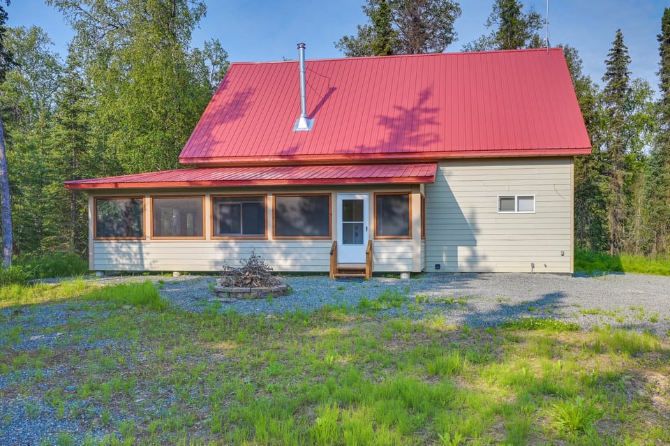 Soldotna Home w/ 2 Living Areas & Spacious Porch House in Alaska