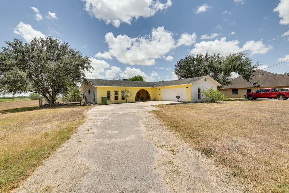 Screened Porch: Remote Harlingen House! House in Harlingen
