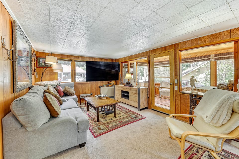Cozy Forest Falls Rental Cabin Near Hiking Trails! House in Southern California
