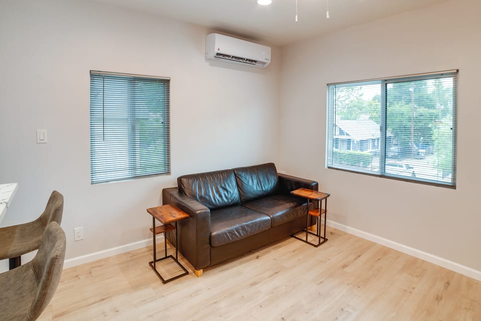 Pet-Friendly Riverside Vacation Rental w/ Patio! Apartment in Riverside