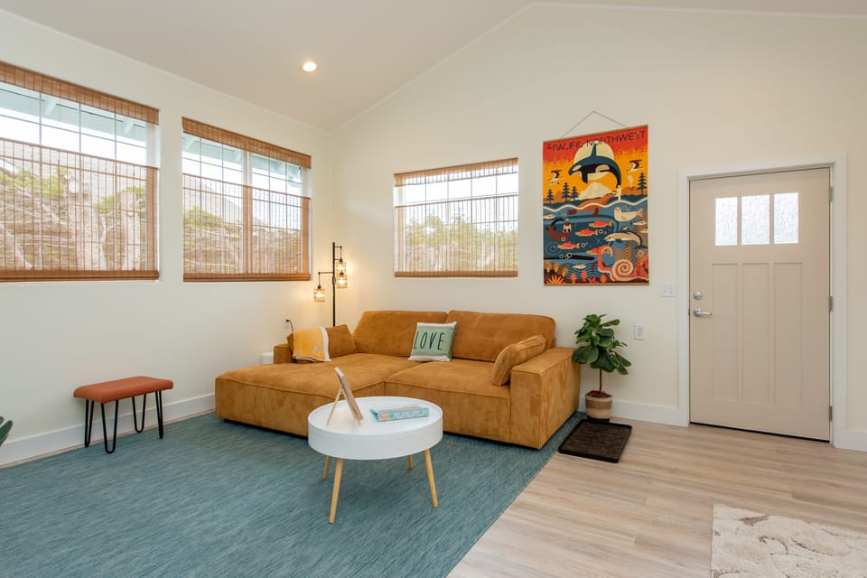 Sequim Escape w/ Gas Grill & Deck, Walk to Beach! Cottage in Washington