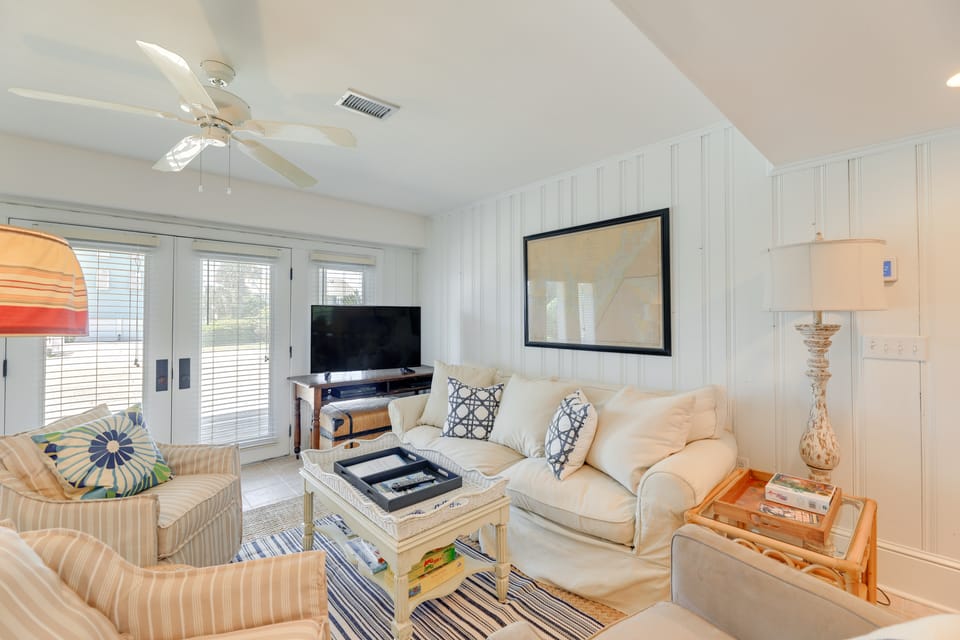 Atlantic Beach Condo - Walk to Beaches! Apartment in Atlantic Beach