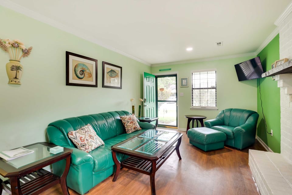 Vibrant North Charleston Duplex Near Airport! Apartment in North Charleston