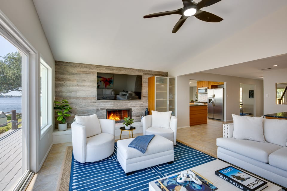 Cedar Creek Lake Views: Gorgeous Mabank House! House in Cedar Creek Reservoir
