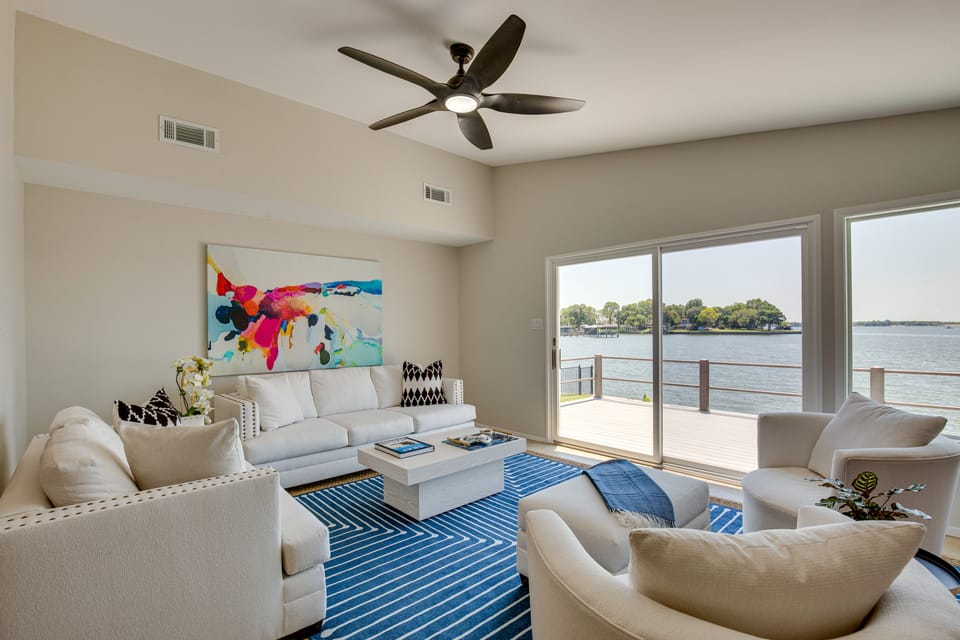 Cedar Creek Lake Views: Gorgeous Mabank House! House in Cedar Creek Reservoir