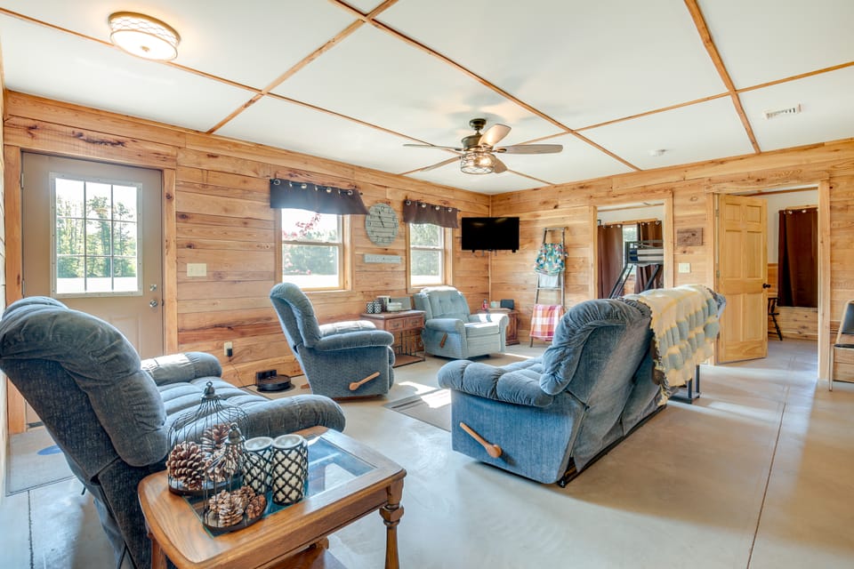 Toivola Home w/ Fire Pit: 8 Mi to Lake Superior! House in Wisconsin