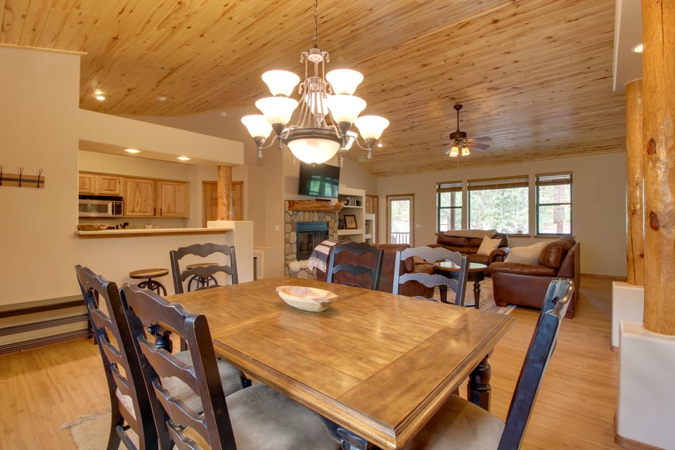 Furnished Deck & Grill: Woodsy Torreon Cabin House in Show Low