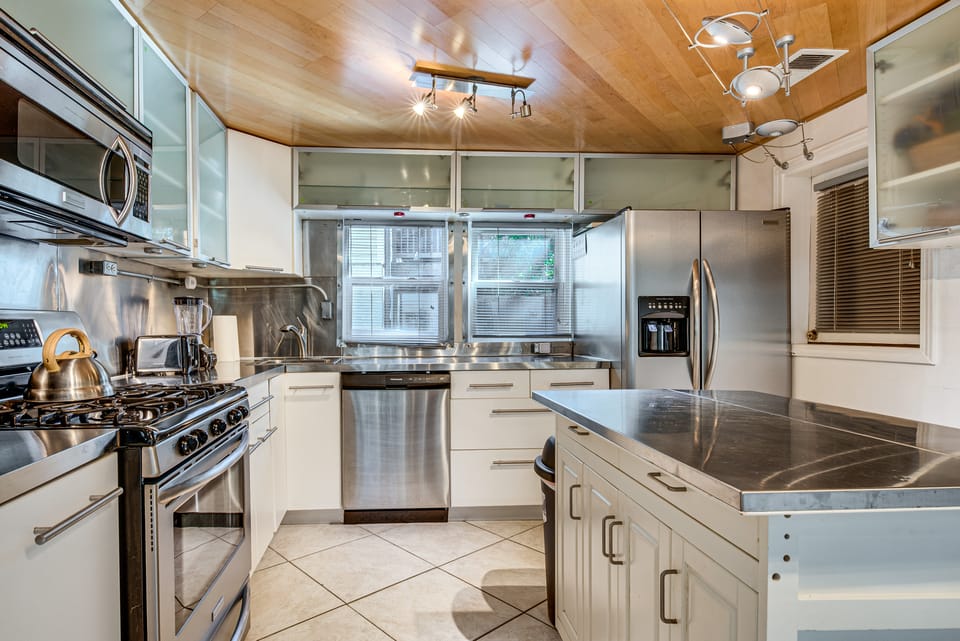 See Int’l Soccer! West Midtown ATL Home w/ Deck House in Buckhead