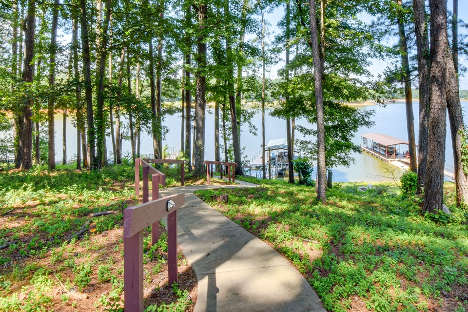 Waterfront Lake Hartwell Vacation Rental w/ Dock! House in Lake Hartwell